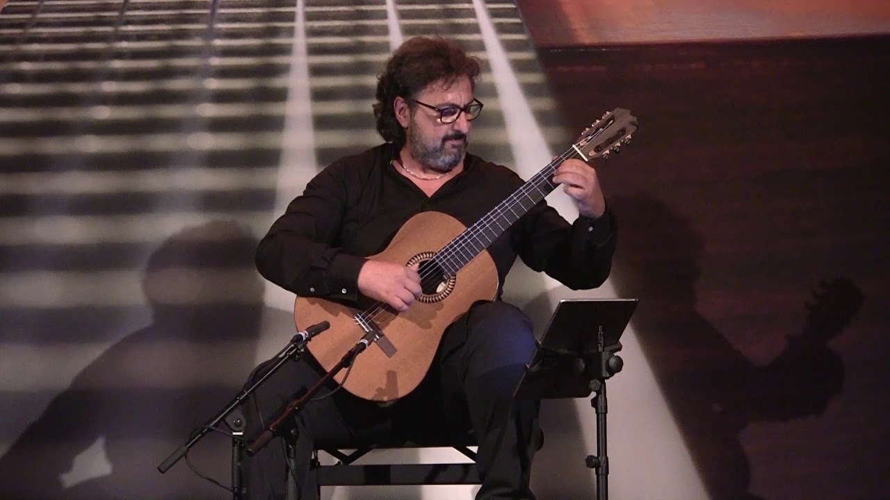 Aniello Desiderio - Suite Espanola (G. Sanz), LIVE at the Iserlohn Guitar Festival 2018