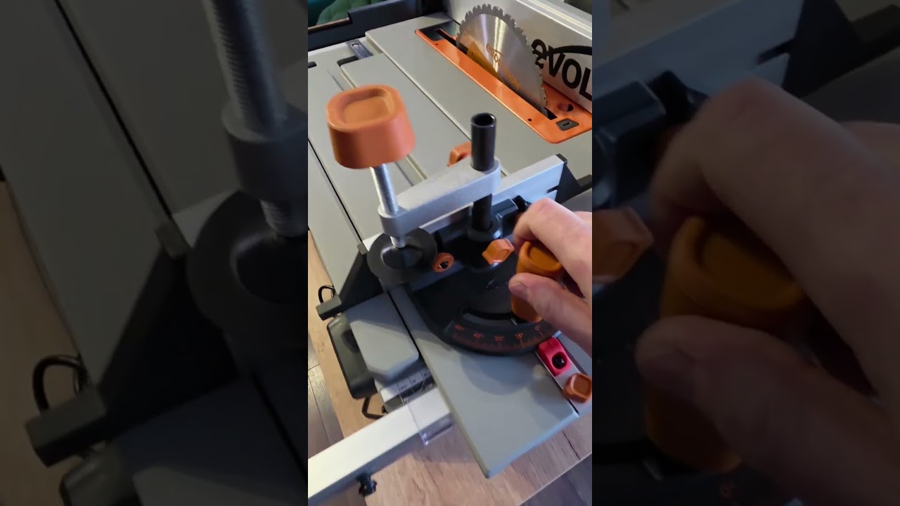 Piła stołowa Evolution R255TBL+, unboxing