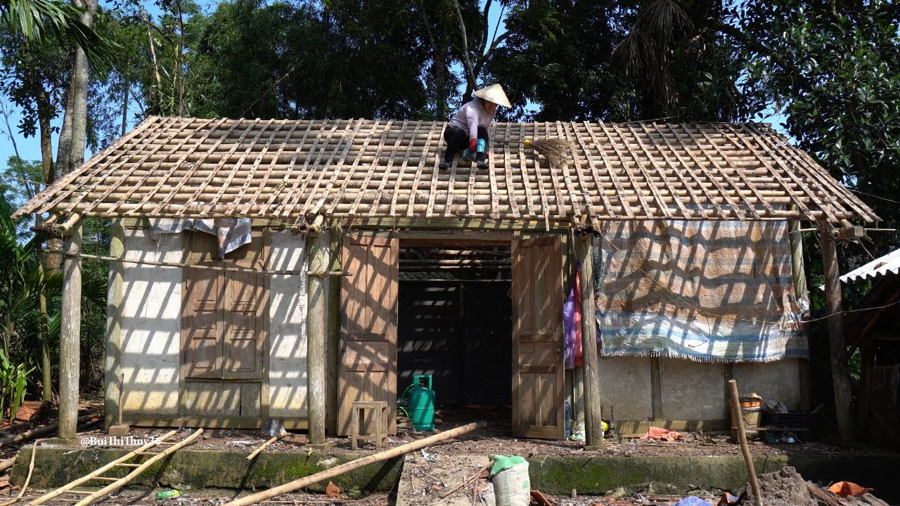 Single Mother Renovates Dilapidated House to Help Poor and Unfortunate Doctor