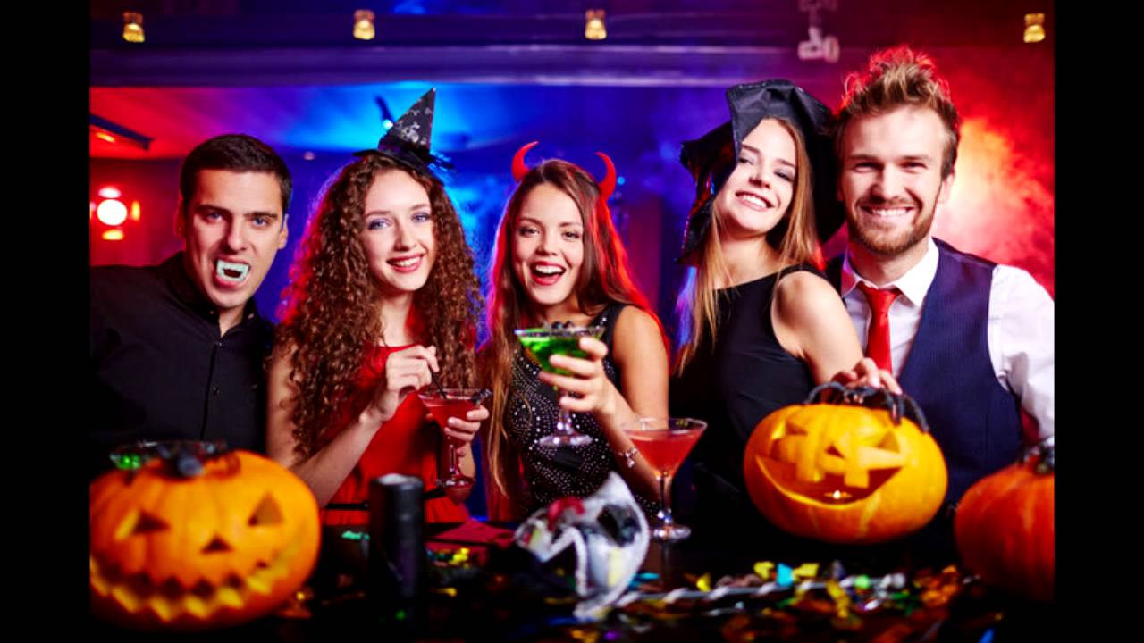 James Acaster walks out of a Halloween party and tries to coax a fox - Classic Scrapes