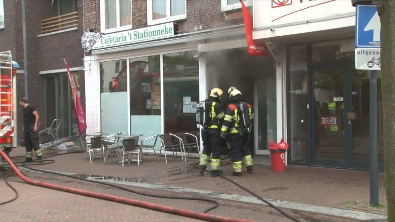 Grote brand bij cafetaria 't Stationneke in Deurne