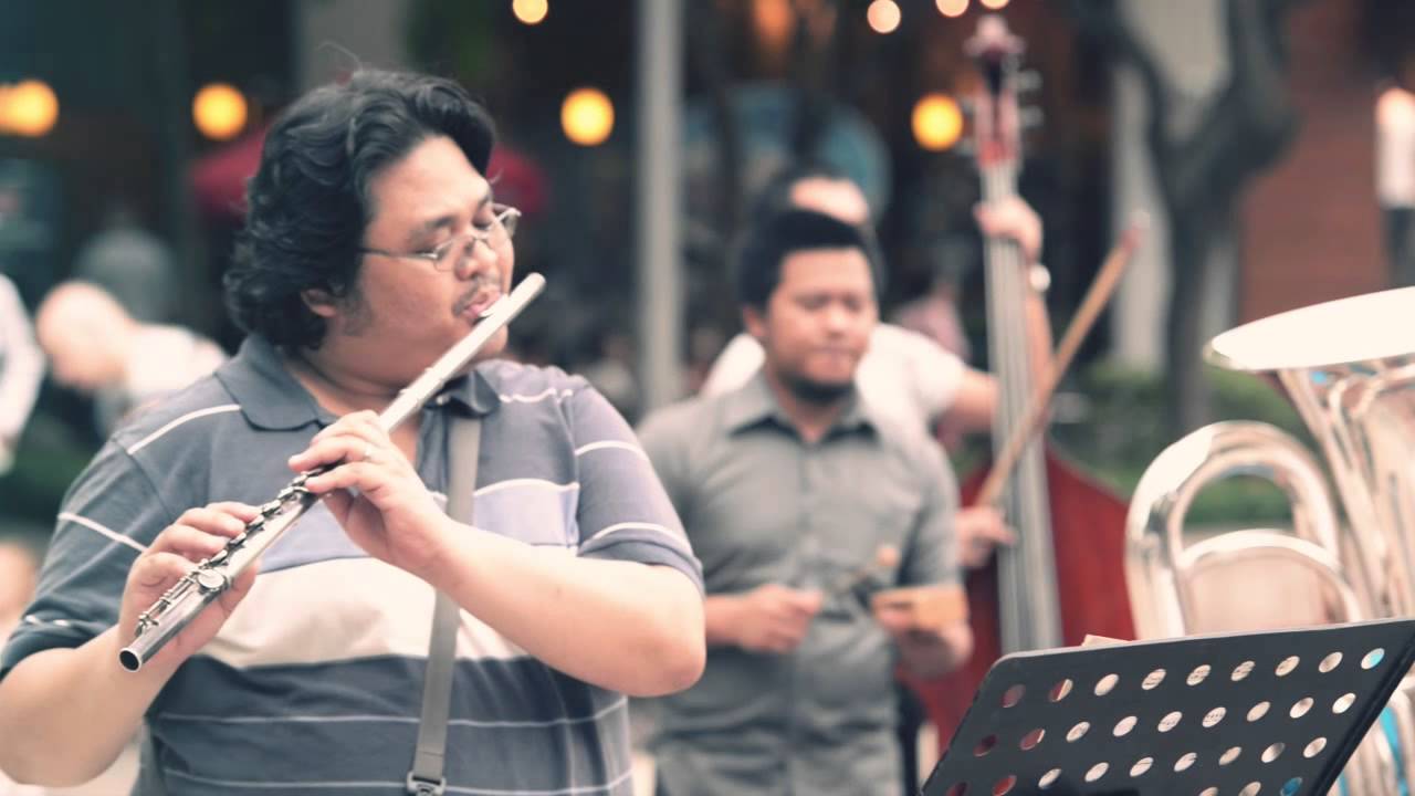 Bonifacio High Street Flashmob for Mother's Day