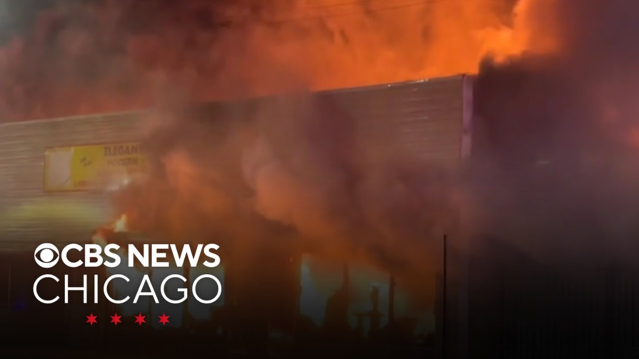 Horrible fire destroys furniture store in Chicago's Roseland neighborhood