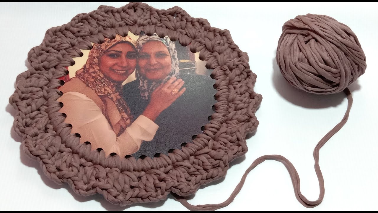 كروشيه**عمل برواز خشب بالكروشيه وبخيط الكليم بغورزه الصدفه