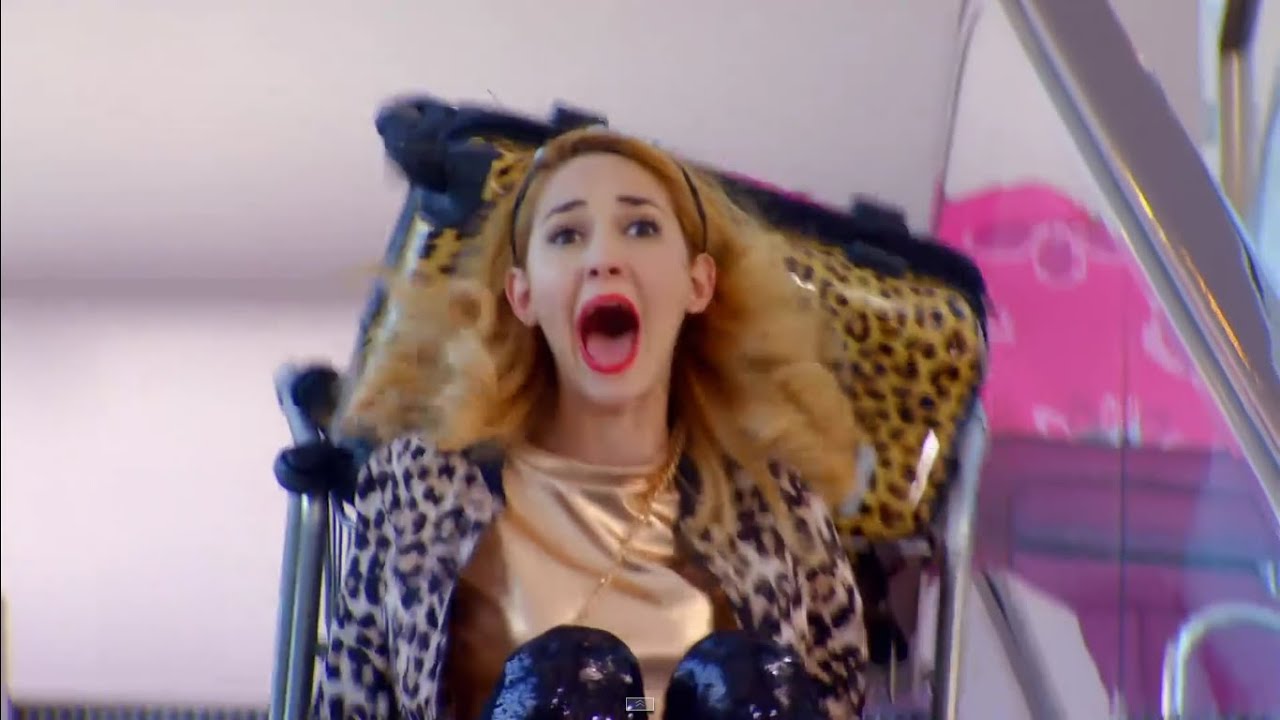 Lucinda valt op de roltrap- Violetta  seizoen 3 (Ep.3)