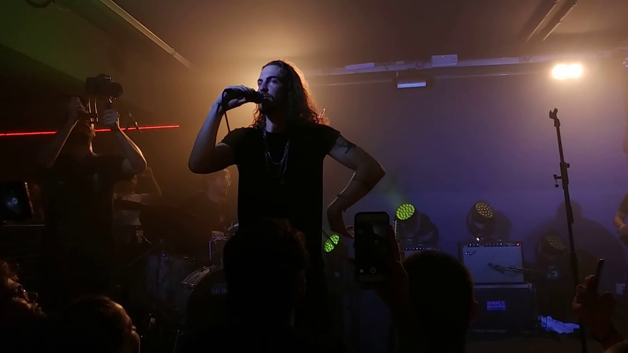 Dennis Lloyd Nevermind Live