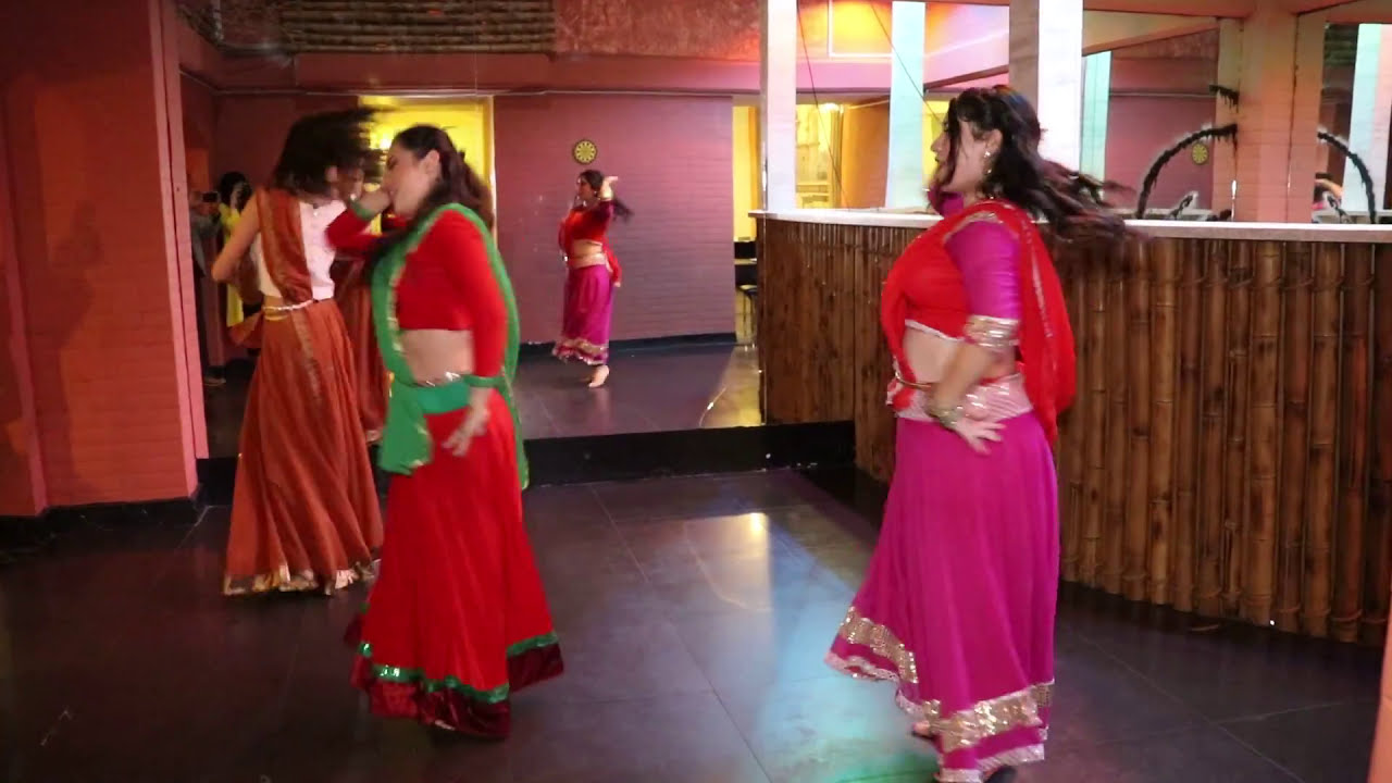 Nagada Sang Dhol / Dance group Lakshmi / Indian evening by Karachi darbar restaurant