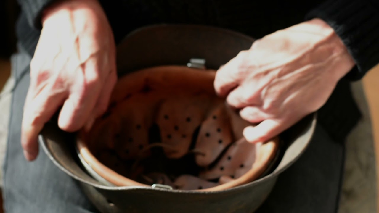 How to install German WWII helmet liners