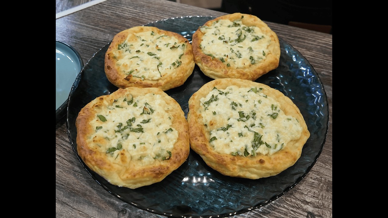 Творожные ватрушки с сыром и зеленью