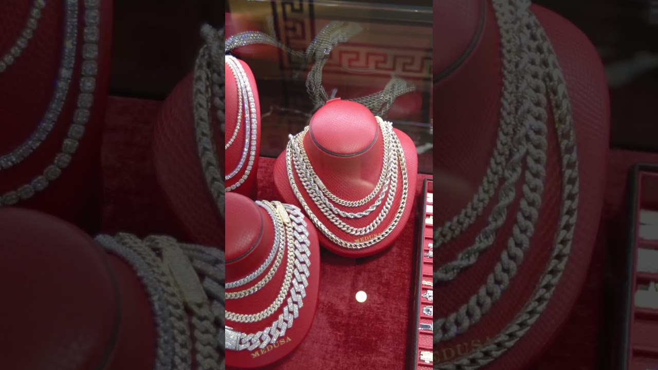 Medusa Qu&eacute;bec Bijouterie Destination de 1.2 M$ #QuebecJewelry #Rolex #Gold #Diamond