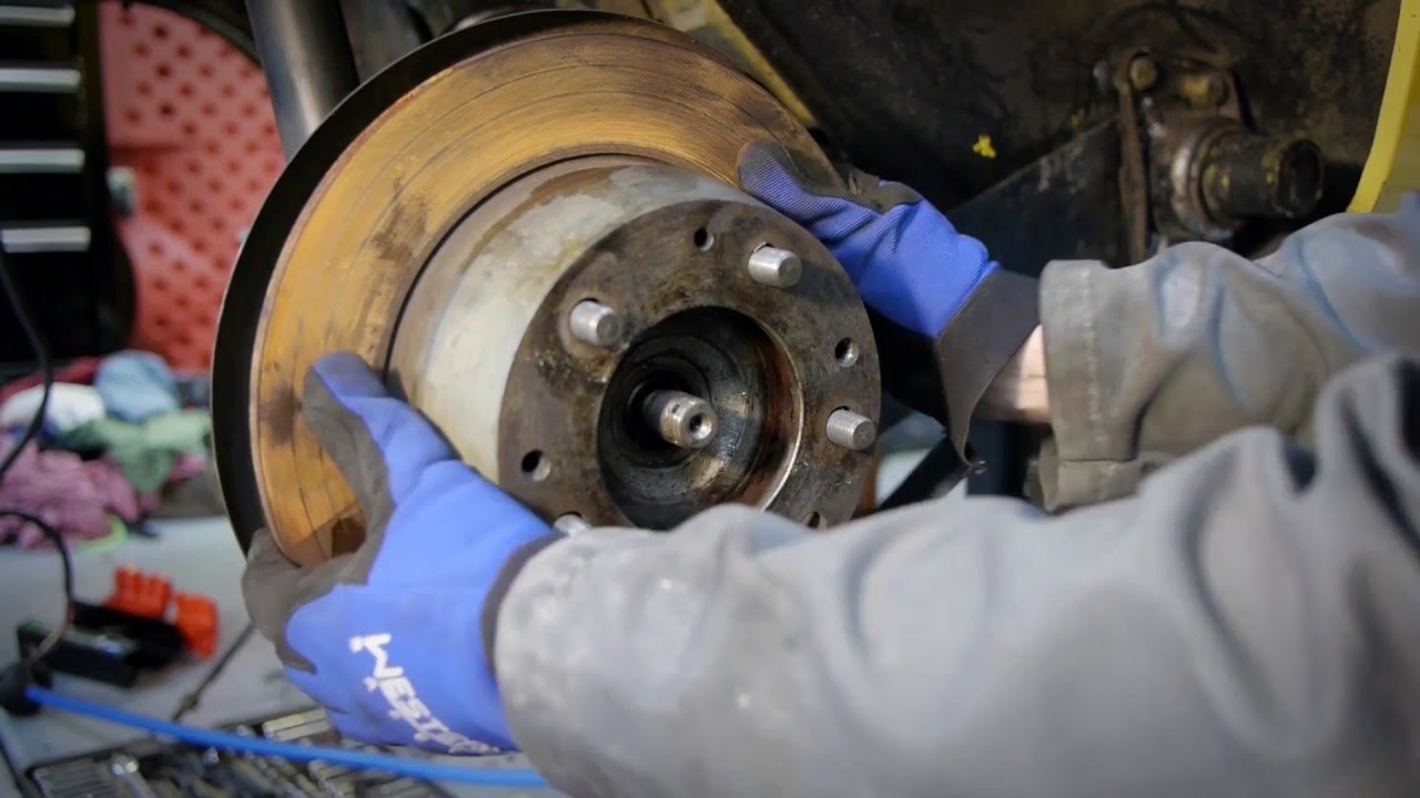 Rear Suspension Removal. 1969 Porsche 911T. The Canary Files.