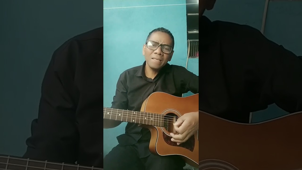 dizendo; Fica conosco, porque já é tarde,e já declinou o dia.E entrou para ficar com eles.🙌🏾🙏🏾