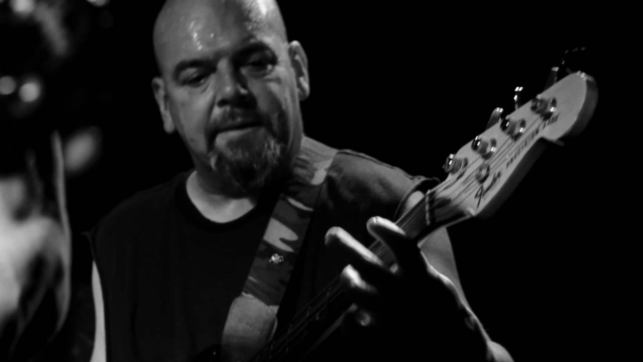 Johnny Moped - Ain't No Rock 'n' Rock Rookie (Official Video)