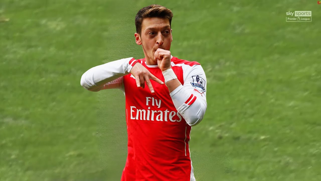 The day Mesut Ozil showed Man Utd players who is the boss!