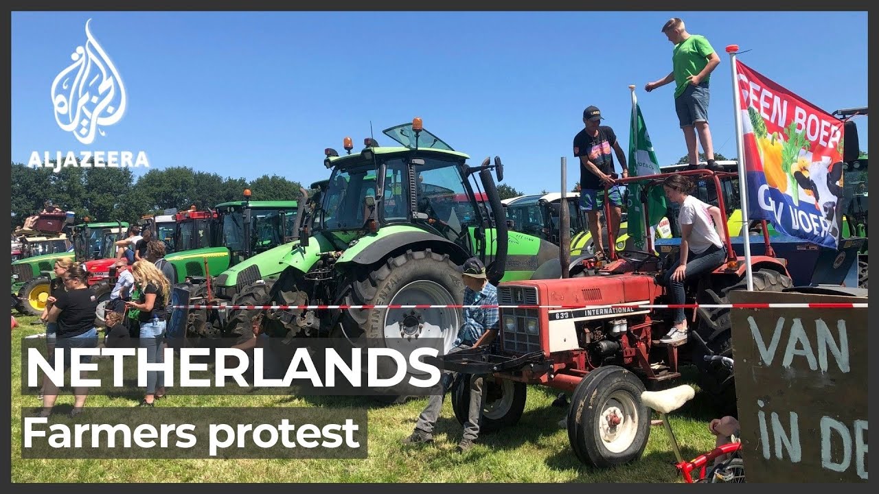 Thousands of Dutch farmers protest against emissions targets