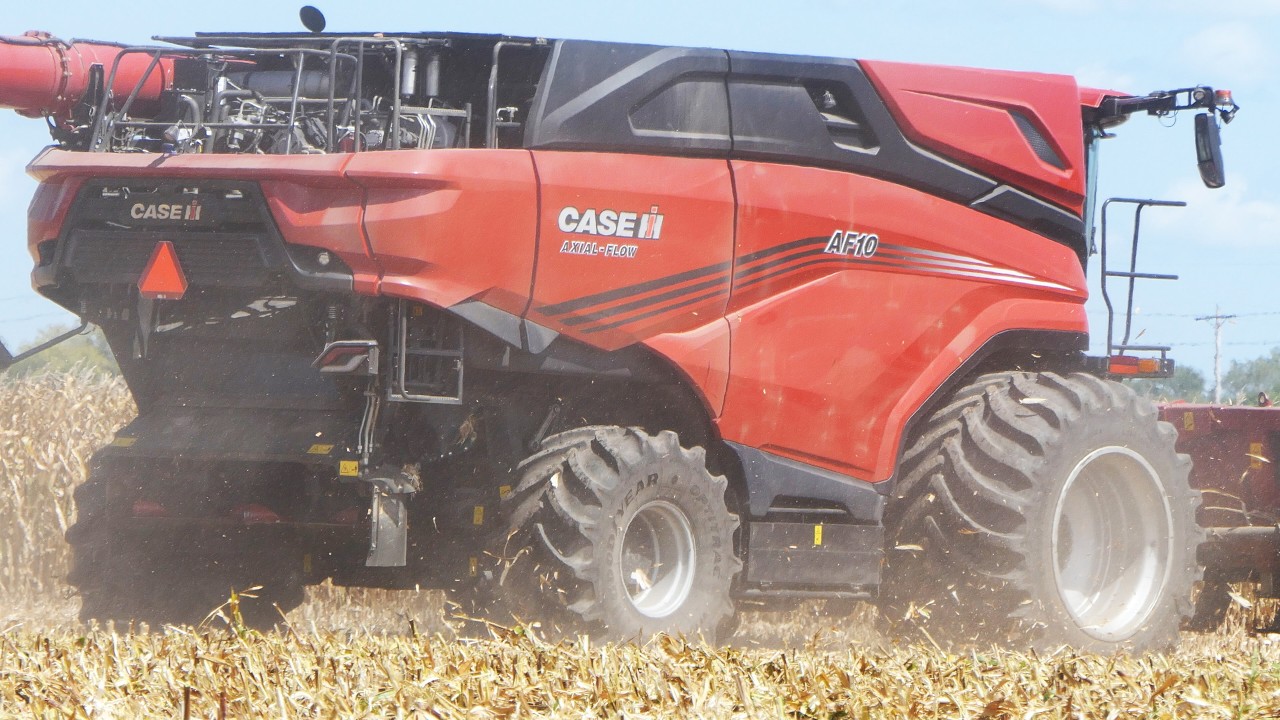 Different Combines Big Combines Harvesting Corn | Big Farming