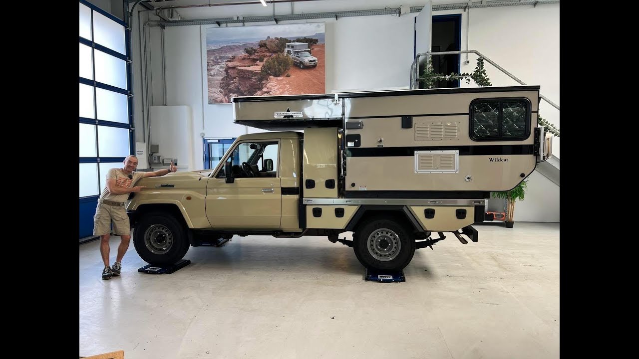 Four Wheel Campers Wildcat UTE Wohnkabine auf Toyota GRJ 79 Pickup mit Pepec Flatbed