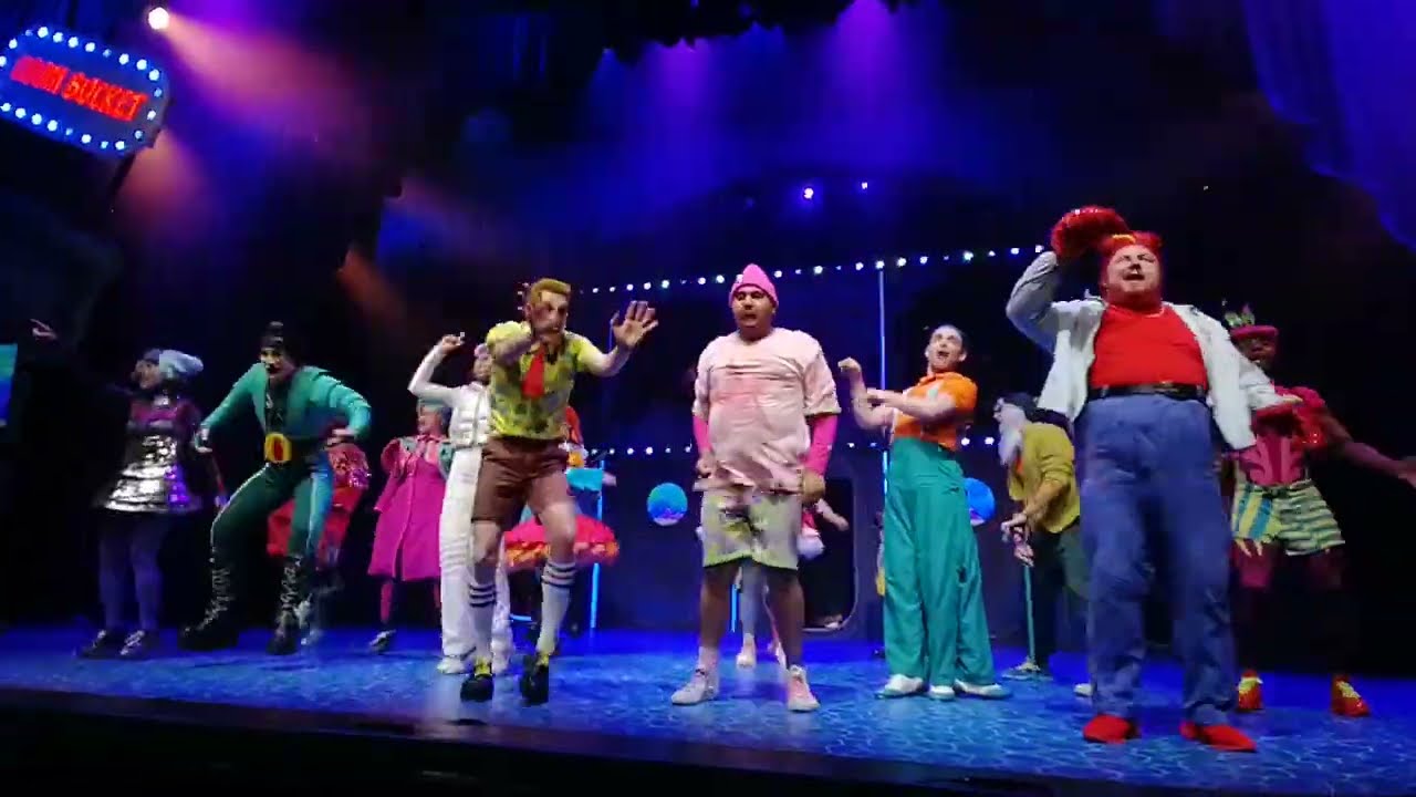 The Spongebob Musical Tour Wolverhampton 30.06.23 Evening Curtain Call Reece As Spongebob.