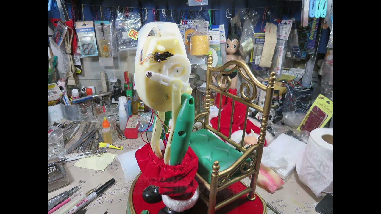 99.)  Sitting Standing Santa 9 - 22 - 2017 Video Project 6