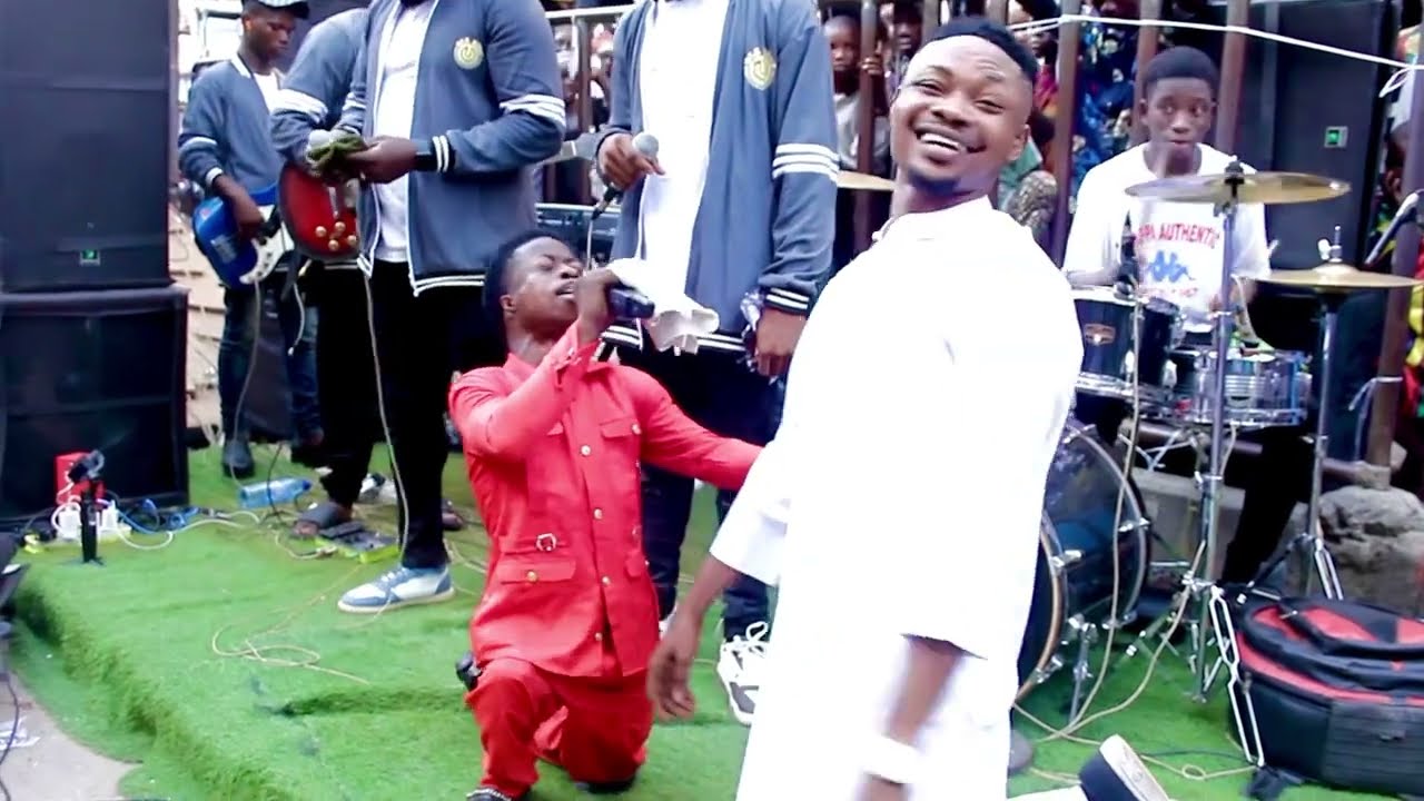 FOR THE 1ST TIME , Pastor k ABLE BY GRACE leads us to the throne at Olabest birthday market praise