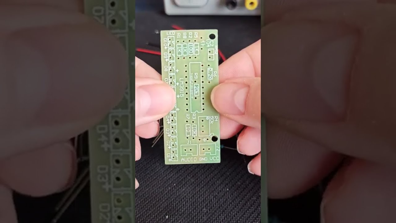 Индикатор уровня сигнала на LM3915