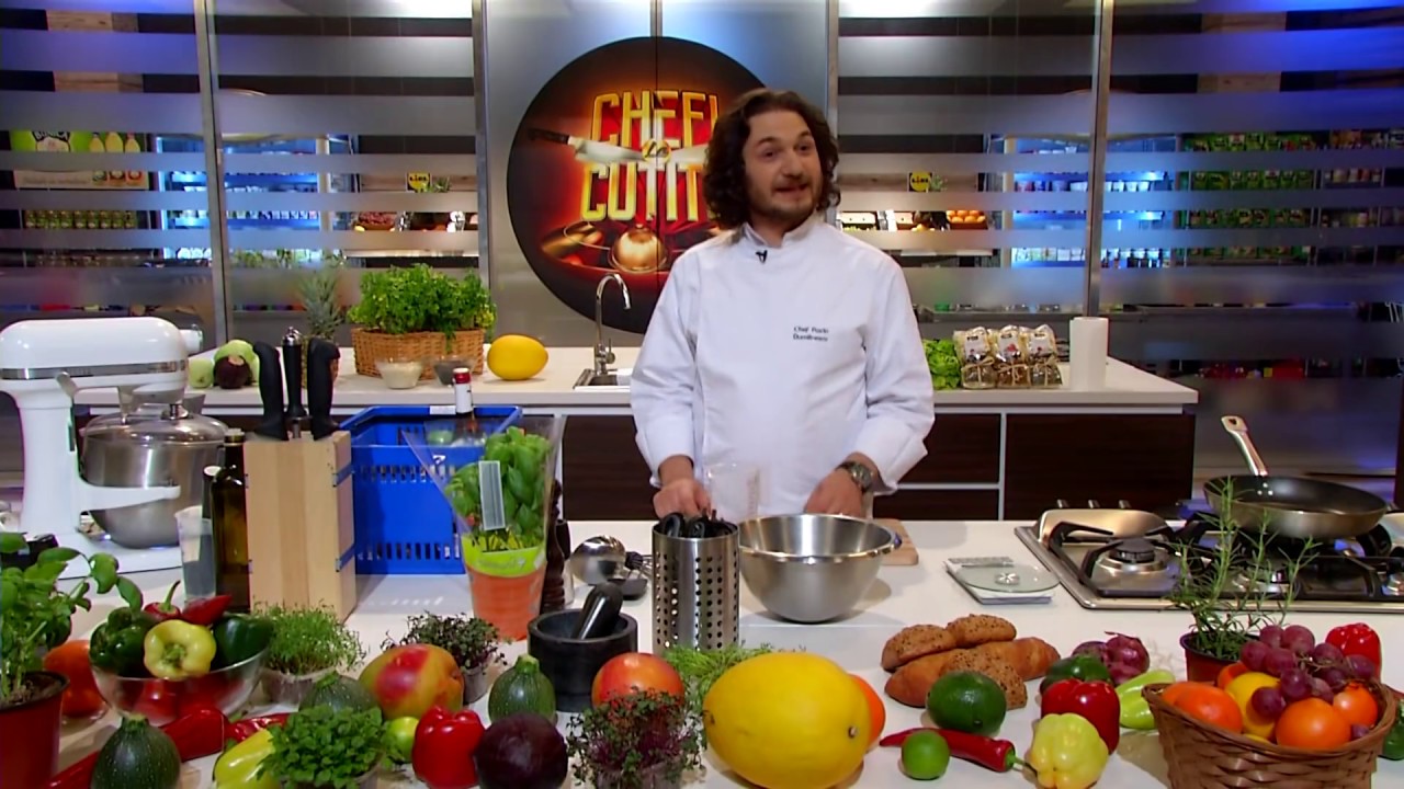 Clatite cu sos de coniac si dulceata &bull; Bucataria Lidl cu Chef Florin