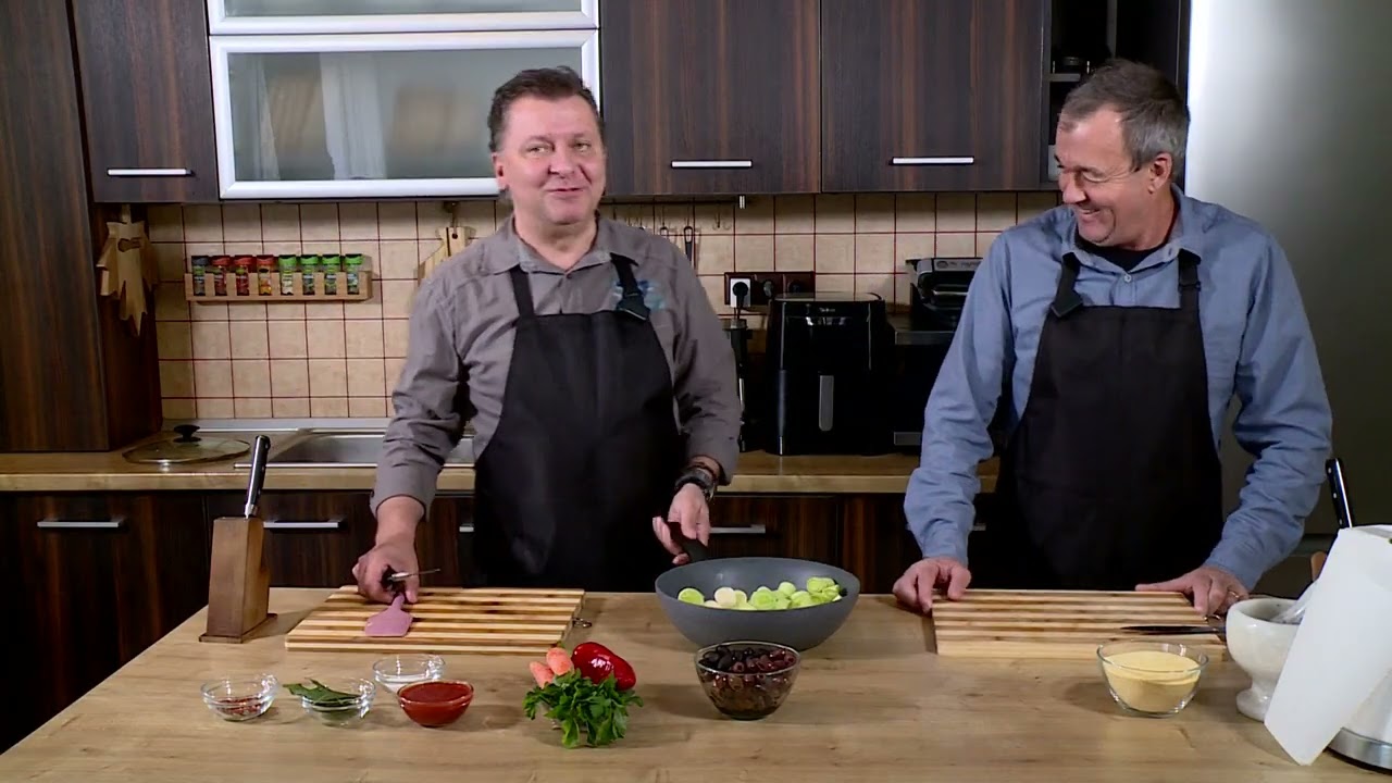 România în bucate: Tocăniță de praz cu măsline, mușchiuleț de porc și afumatură (@TVR Tg Mureş)