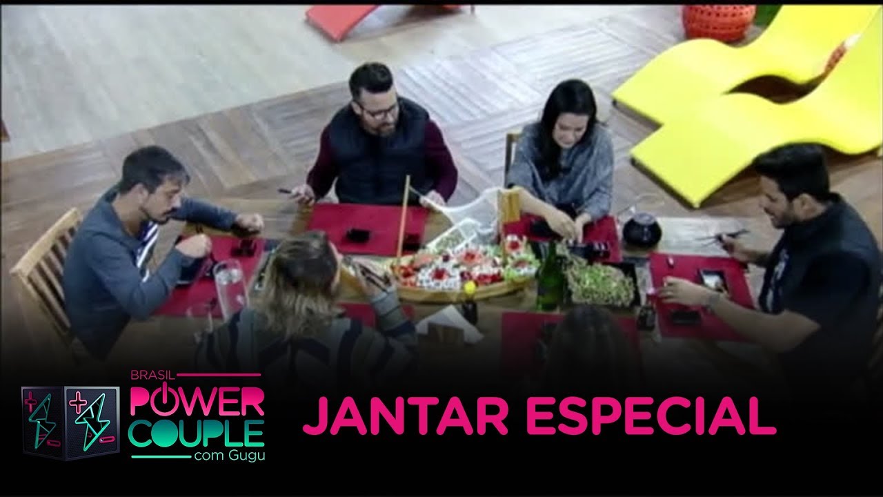 Casal power convida casais amigos para jantar japon&ecirc;s