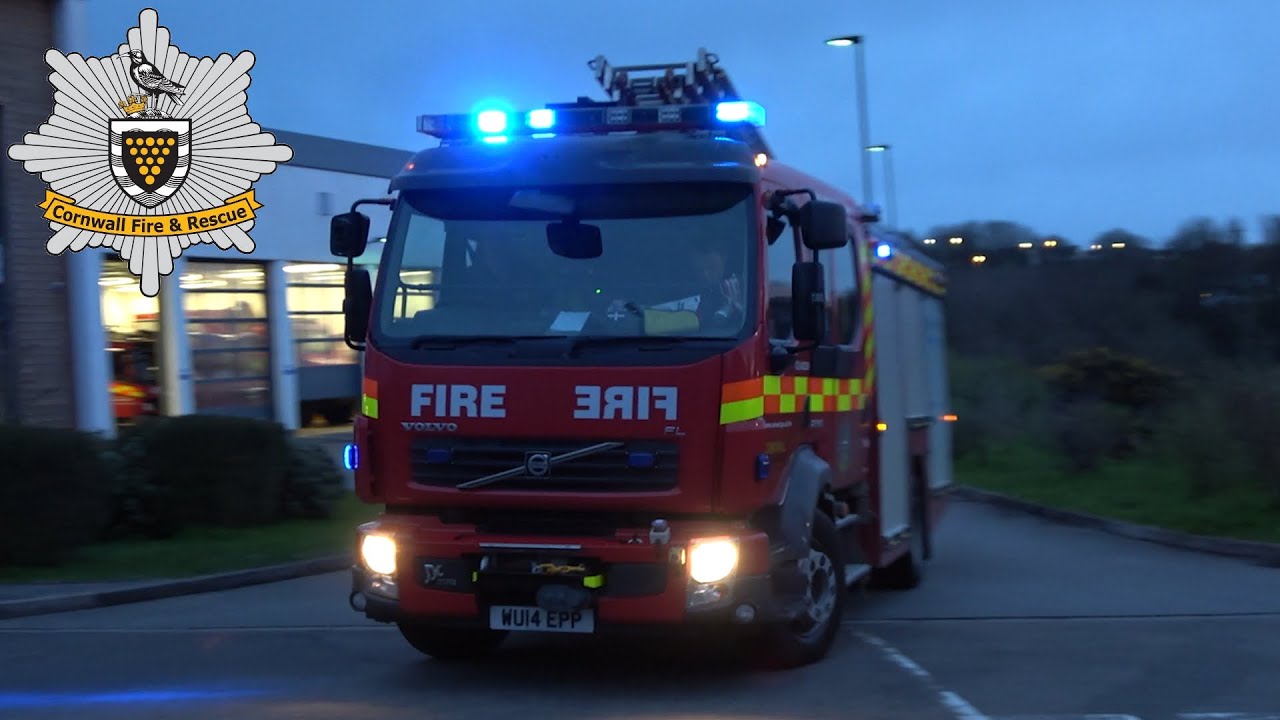 DOUBLE | Double Turn-Out with GERMAN-style fire engine - Cornwall Fire and Rescue