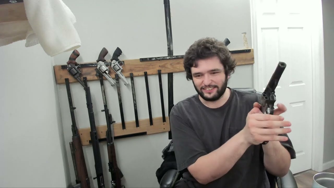 Levi explains his DA revolver grip technique...