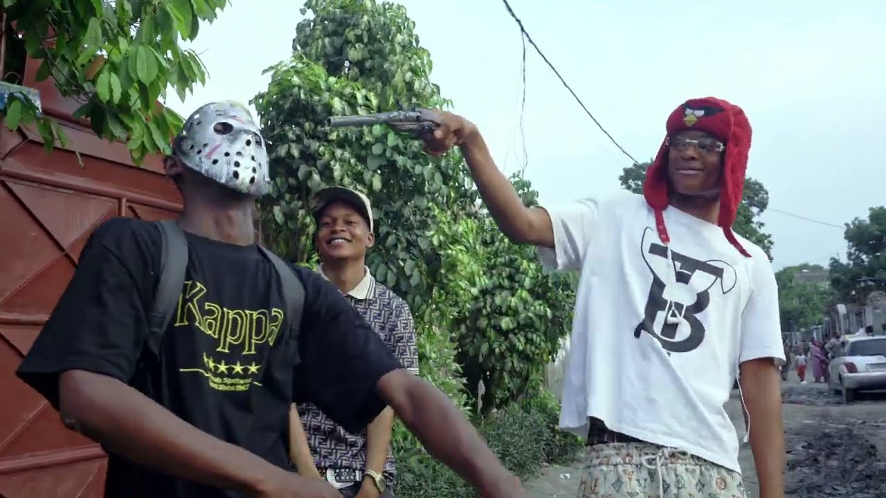 Madder44 Ft El mander White bandana clip officiel