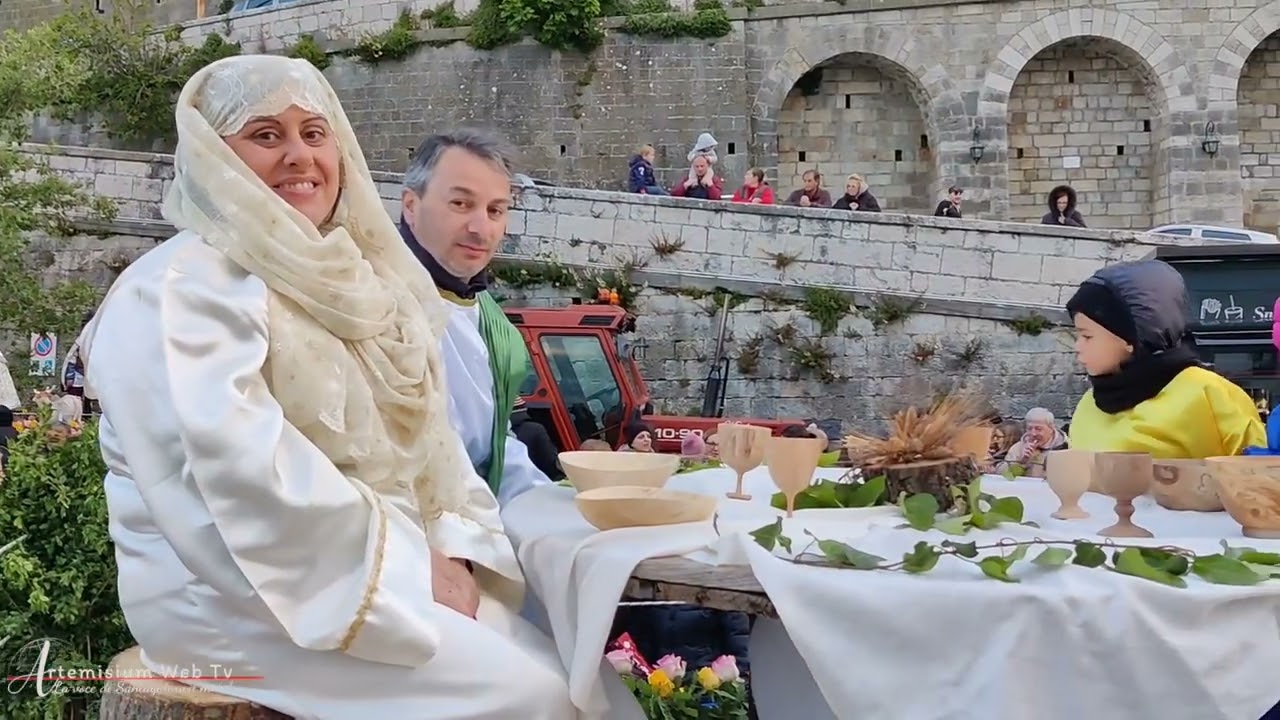 Partenza dei carri in pellegrinaggio per la Madonna dell'Incoronata S.Agata di Puglia 25 Aprile 2024