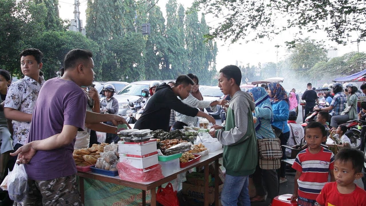 Berburu Takjil di Jalan Panjang, Kebon Jeruk