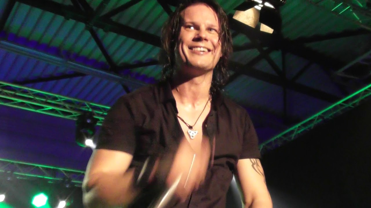 Bounce, the Bon Jovi Tribute Band - You give love a bad name / Wild in the streets (Live)