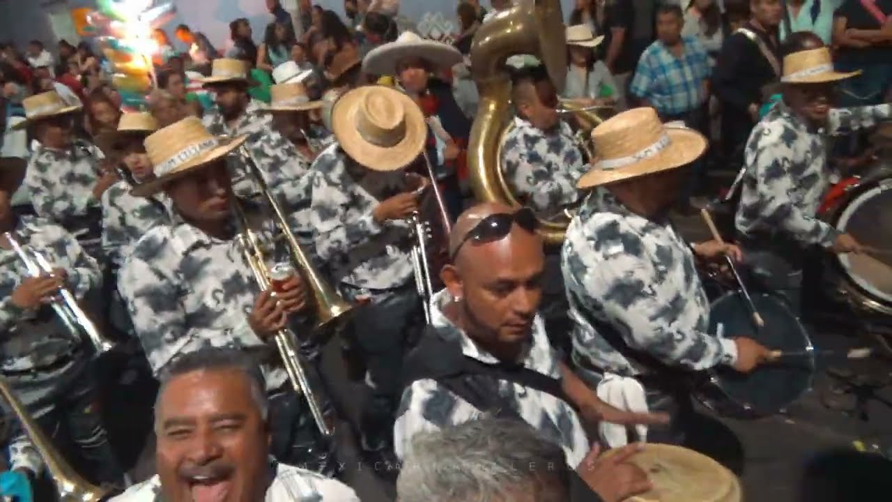 Banda Felipe Arpero - Lorenzo Garza | Ensalada de mambos