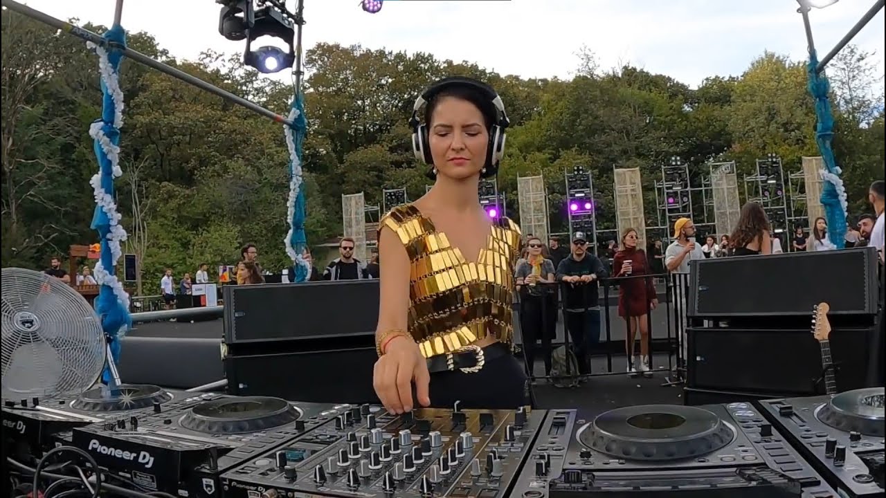 Veleyle for SOUNDSCAPE Festival at Istanbul ✴️  [REUPLOAD]