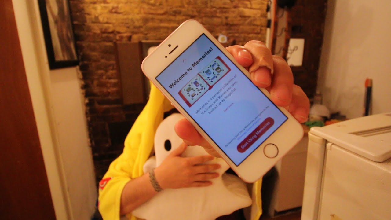 HOW TO UPLOAD PICTURES TO SNAPCHAT STORY: MEMORIES!