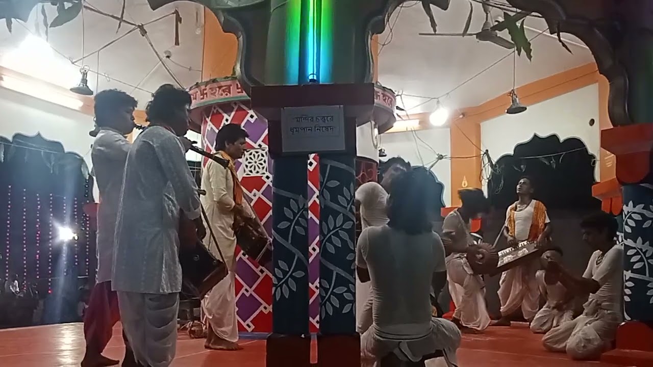 Bharat Das kirtan stage is sarabandhi jay radha radha govindo Nam mo.no.9508345387