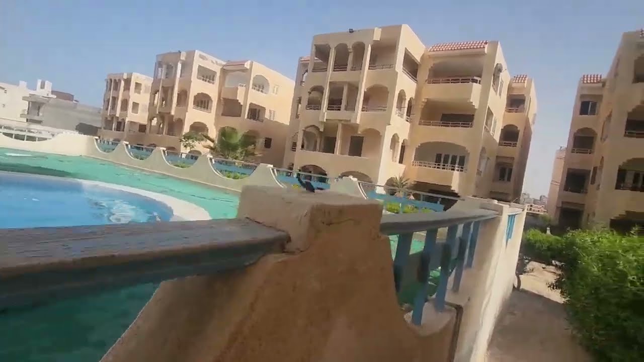 ثلاث شقق في قريه اصاله