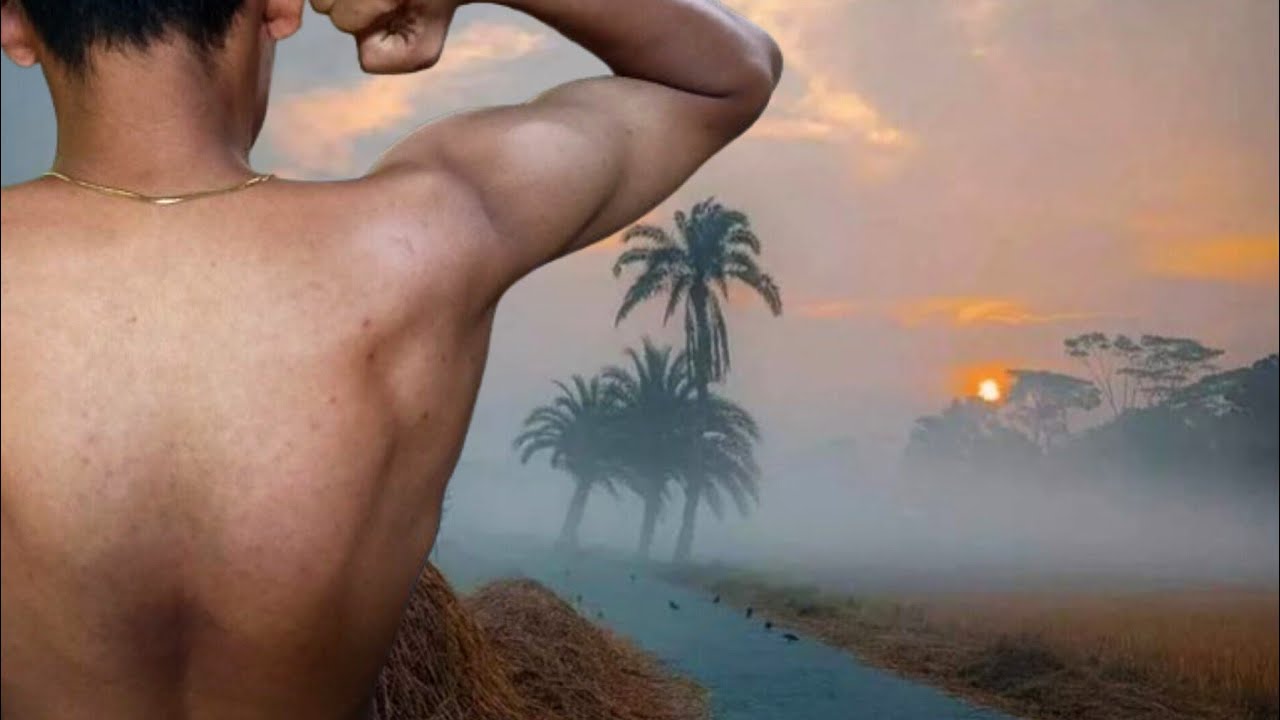 PEMUDA DESA PEKERJA KERAS MEMPUNYAI BADAN YANG TERBENTUK SECARA ALAMI
