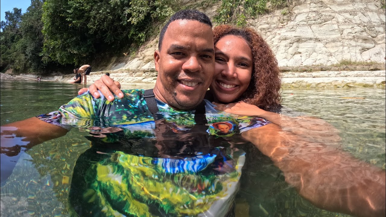 Una Aventuras Entre Bosques Y Ríos En Un Campo De República Dominicana 