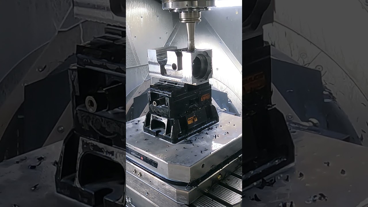 DMG MORI 5 axis - now that's fast interpolation!!