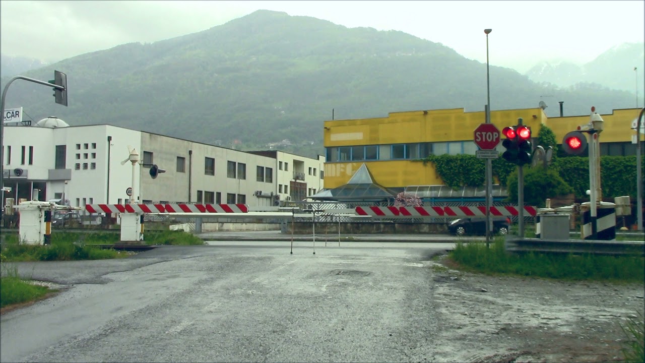 Artogne (I) Passaggio a Livello // Level crossing //
