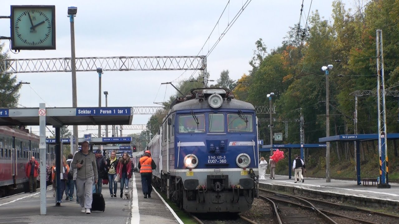 Plac przed dworcem PKP Zakopane + Przyjazd EIC 1331 