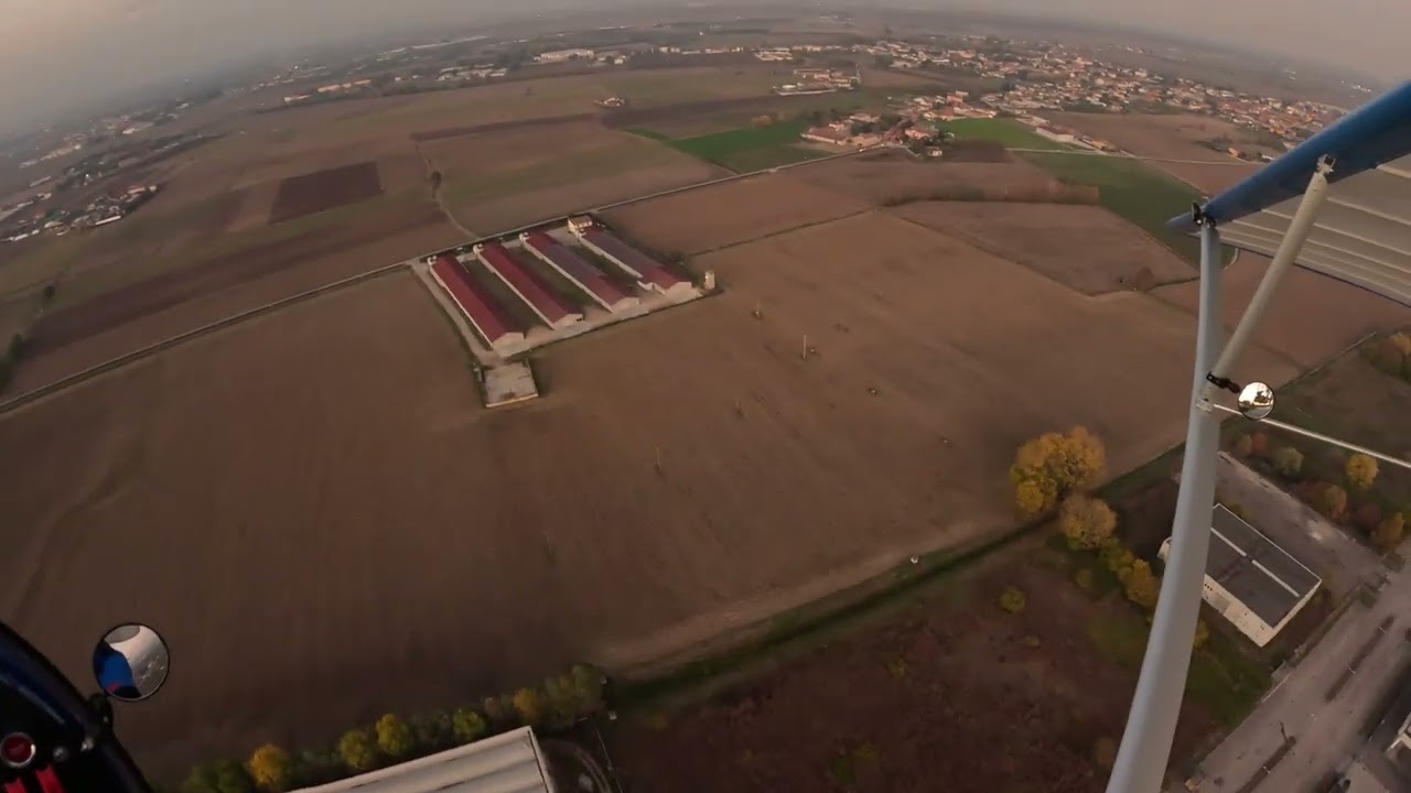 Volo serale pista illuminata