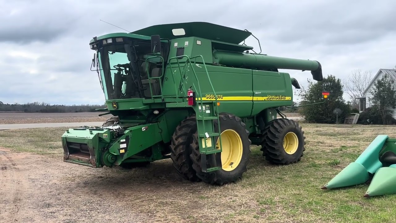 Lot 751 - John Deere 9660 STS Combine With Front Duals And Rear Flotation Tires