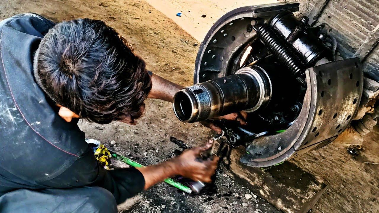 Rear Wheel Drum Brake Replacement | Rebuilding ISUZU Bus Brake Leather |#restoration