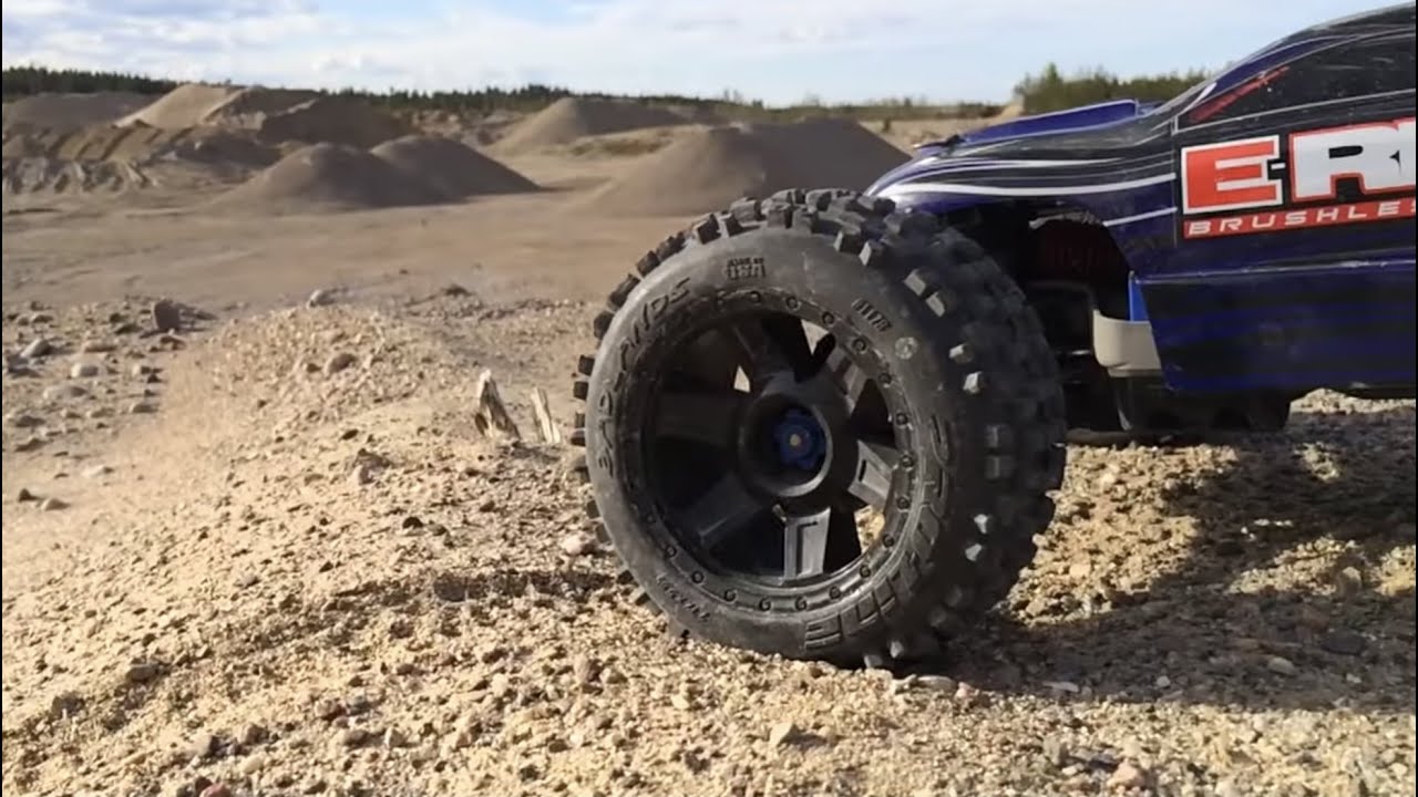 Rc Bashing (E revo, Summit, Savage xs)