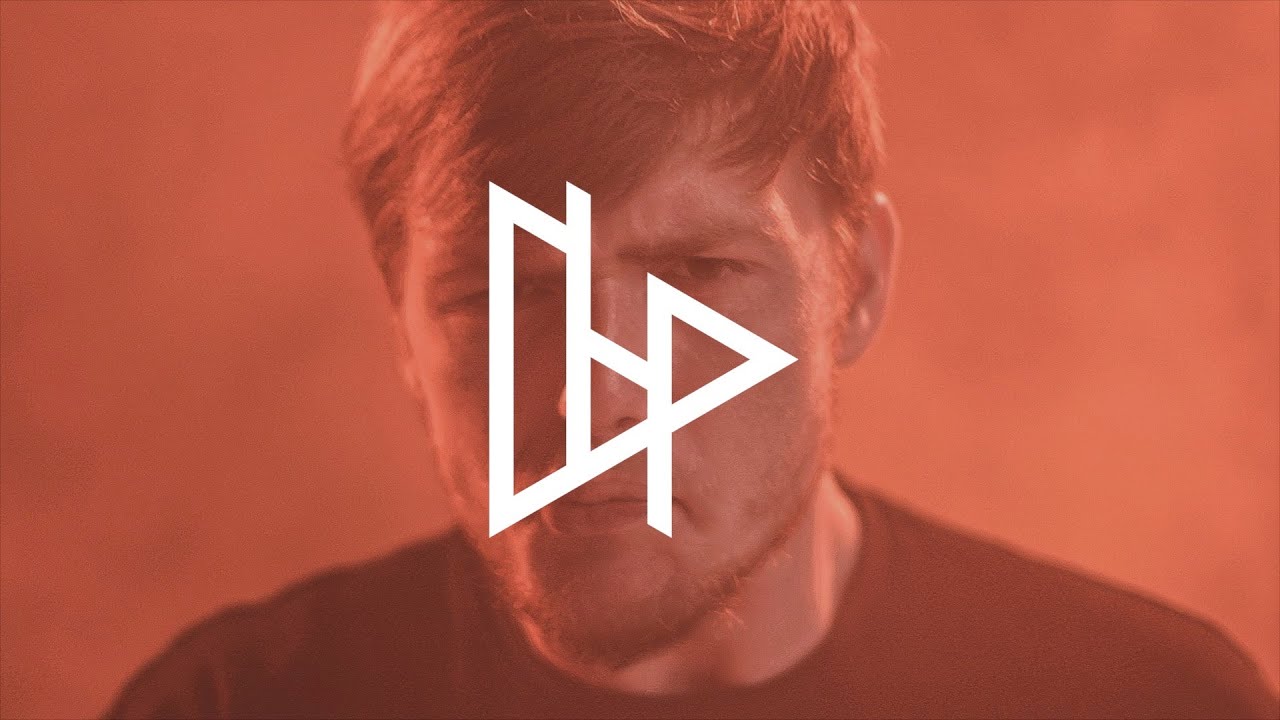 NaPoM - Roll Like This (Hiss Remix)