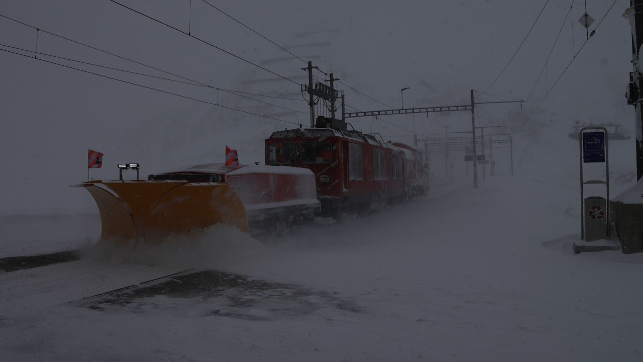 Matterhorn Gotthard Bahn, Schneesturm /Andermatt / Oberalppass, (Trains in a Blizzard), 26.03.2026